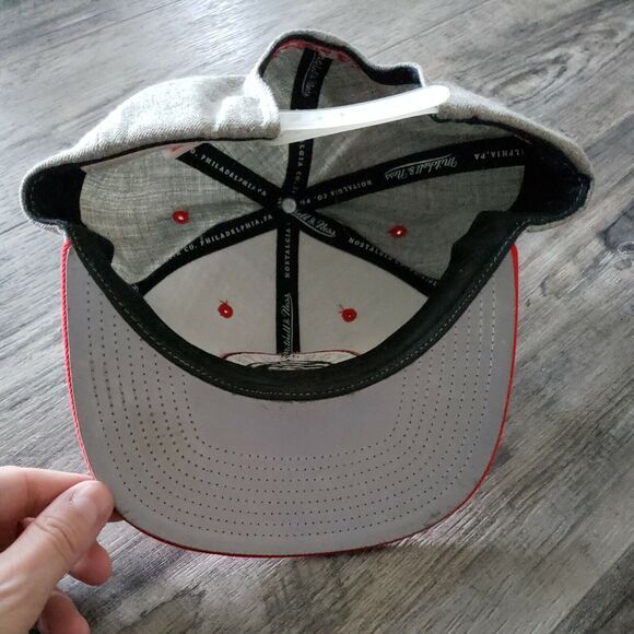 Mitchel & Ness Toronto Raptors Snapback great Condition - Picture 2 of 5